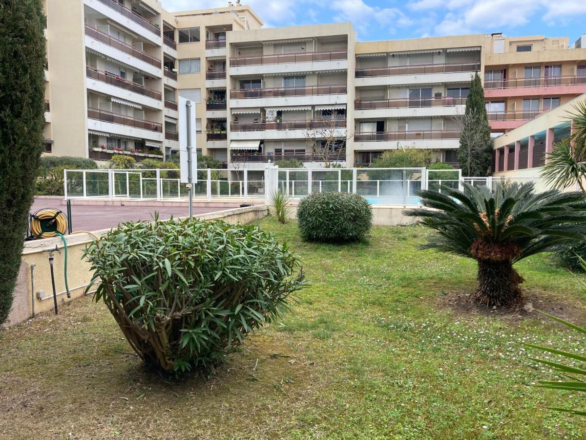 Meubles De Tourisme Beaulieu Apartment Exterior photo